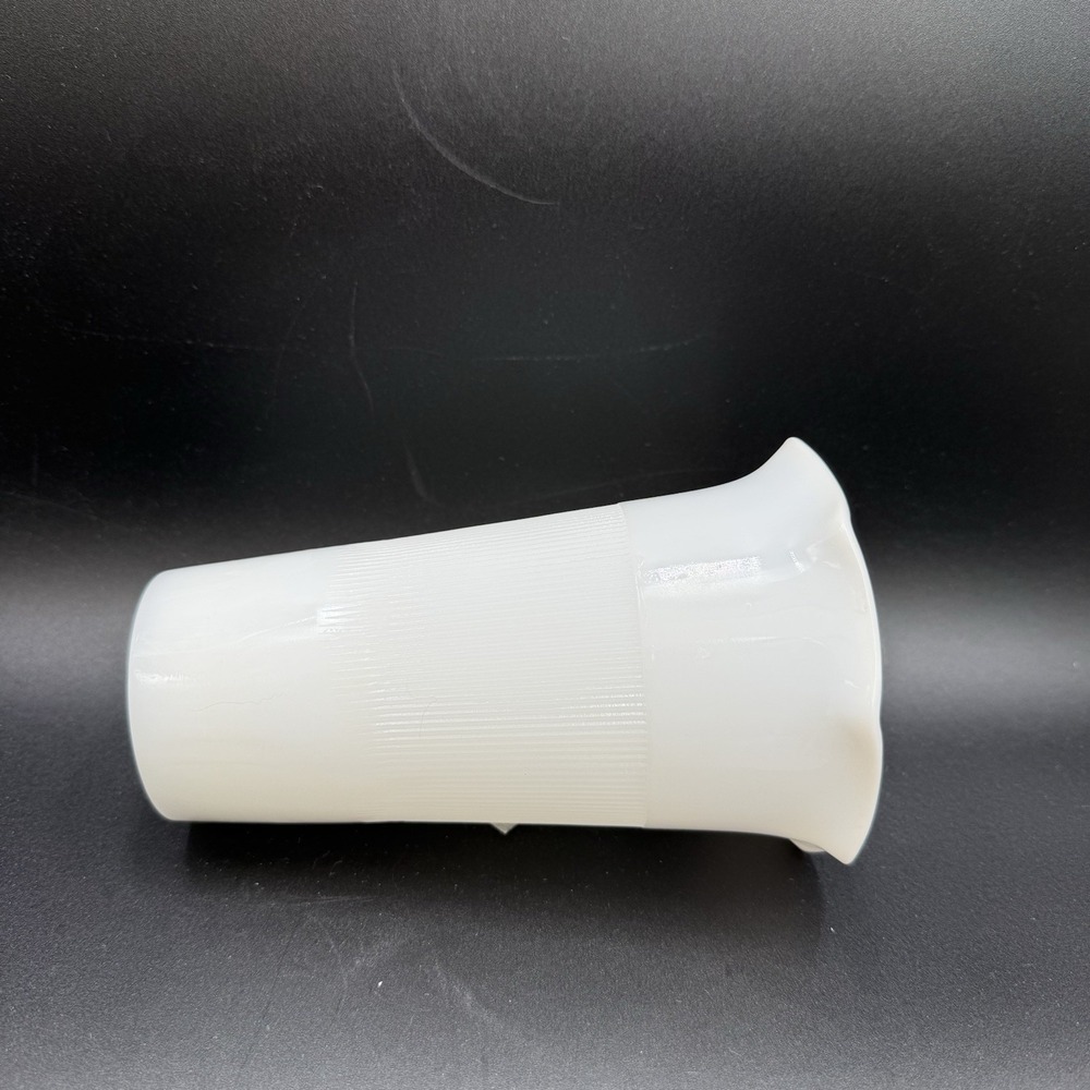 Hazel-Atlas White Milk Glass Ribbed Vase with Scalloped Rim MCM Vintage EUC - Picture 2 of 6